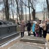 В АЛЕКСАНДРО-НЕВСКОЙ ЛАВРЕ